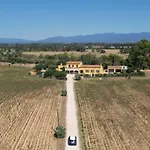 Les Cabretes Country house *