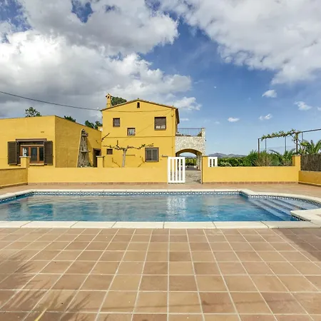 Les Cabretes Country house *